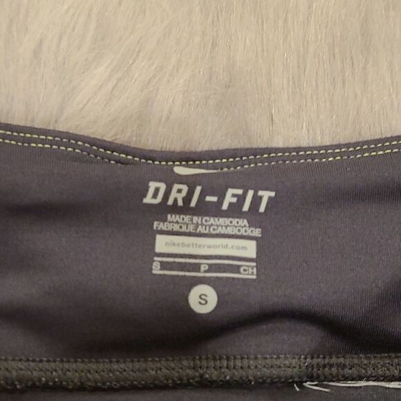 Nike dry fit black capri leggings size small - Picture 3 of 6